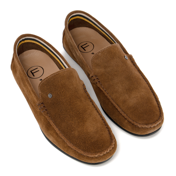 Мъжки мокасини от естествен велур – елегантен модел тип slip-on с фино оформена предна част и гъвкава подметка, създаден за стилно ежедневно носене MP923 camel