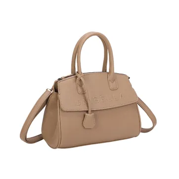 Дамска чанта в кафяво – модел с ясно оформена предна част и удобна организация на пространството HL6002P taupe